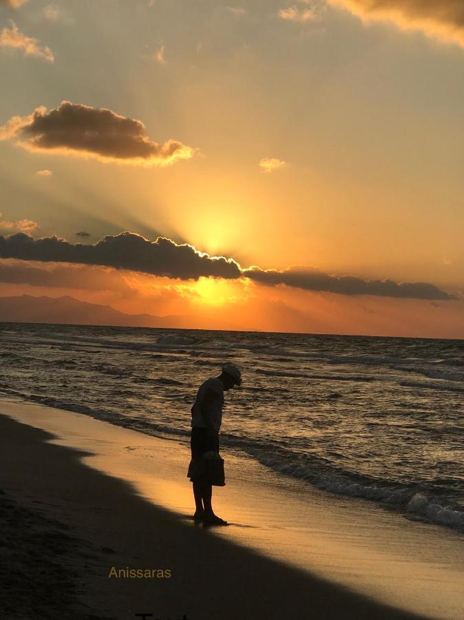 Mikes On The Beach ヘルソニソス エクステリア 写真